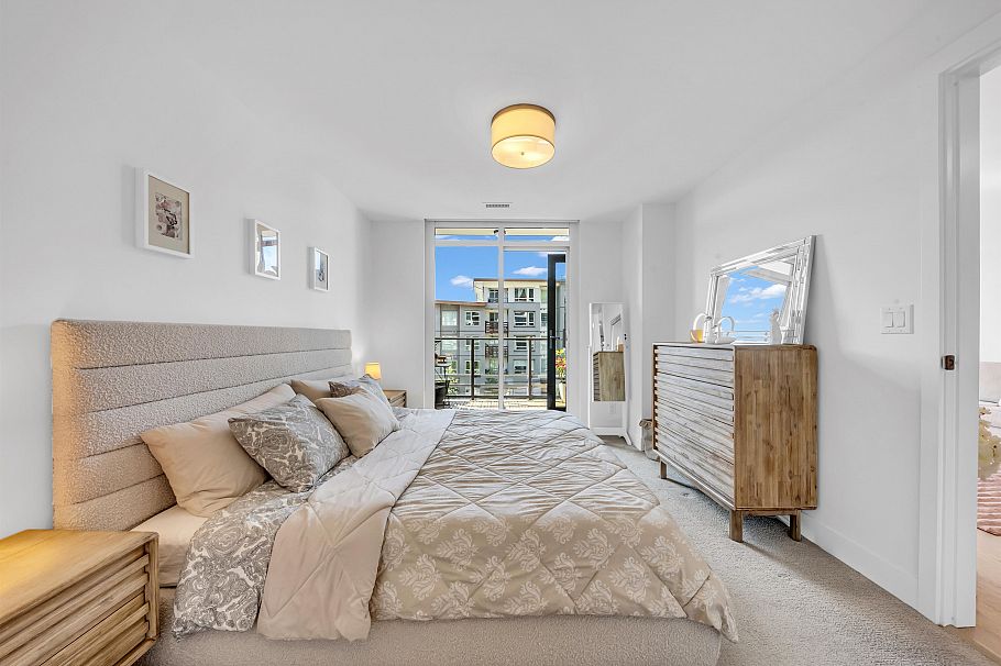 305 2707 Library Lane North Vancouver, BC - 14