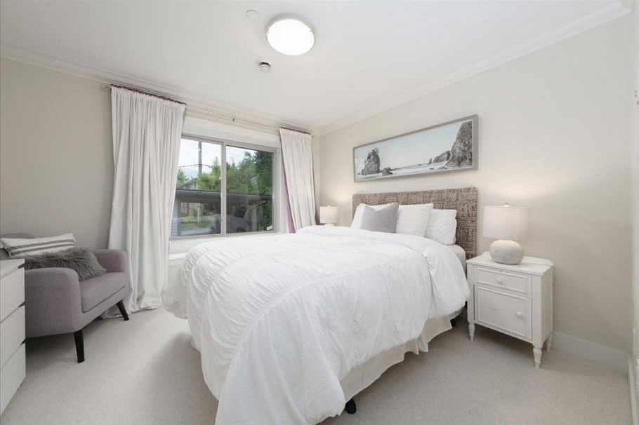 640 W 15th Street North Vancouver, BC - 26