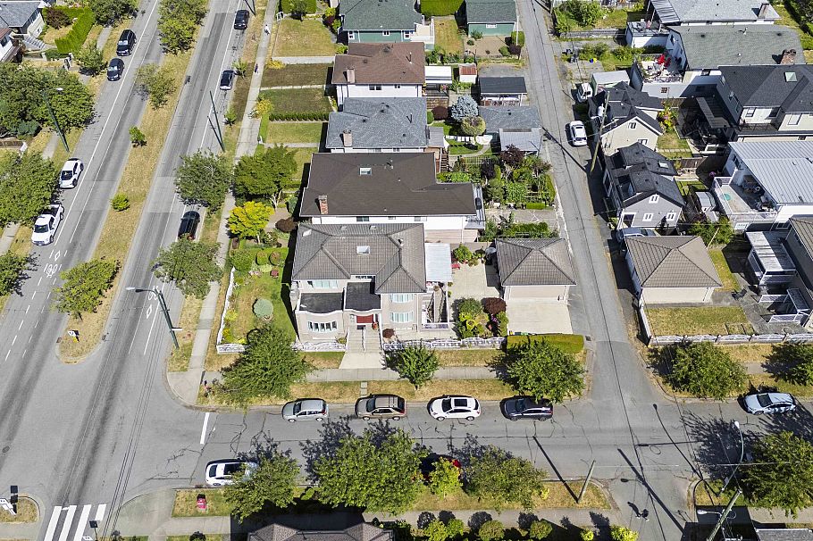 3838 Penticton Street Vancouver, BC - 34