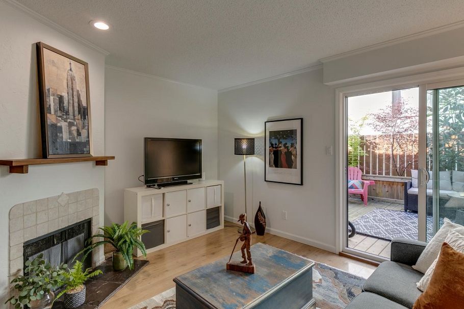 160 W 12th Street North Vancouver, BC - 14