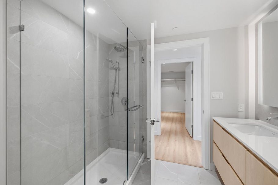 505 1500 Fern Street North Vancouver, BC - 24