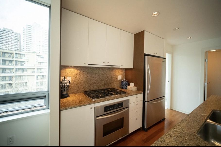 806 1005 Beach Avenue Vancouver, BC - 5