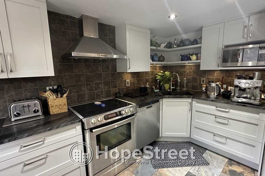 306 3980 INLET CRESCENT, North Vancouver BC V7G 2P9 North Vancouver, BC - 10