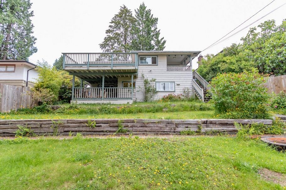 341 W 24th Street North Vancouver, BC - 26