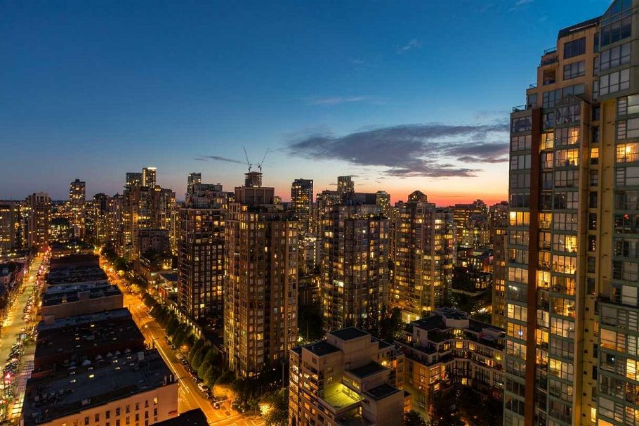 2609 929 Homer Street Vancouver, BC - 1