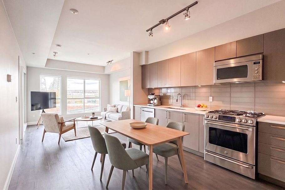 307 10033 River Drive Richmond, BC - 4