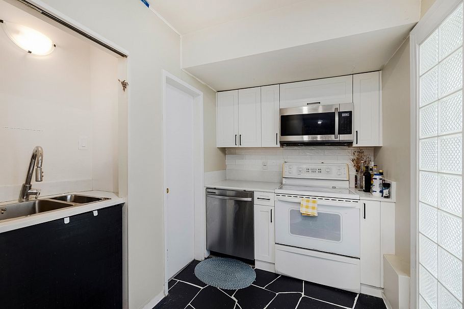 403 Newdale Court North Vancouver, BC - 26