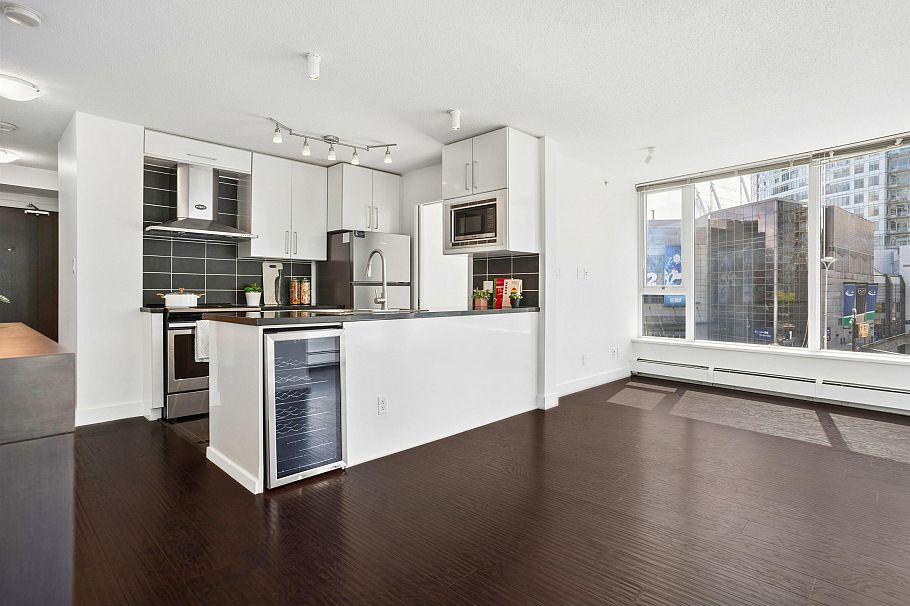 689 Abbott Street Vancouver, BC - 3