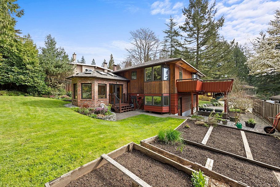 4589 Ramsay Road North Vancouver, BC - 5