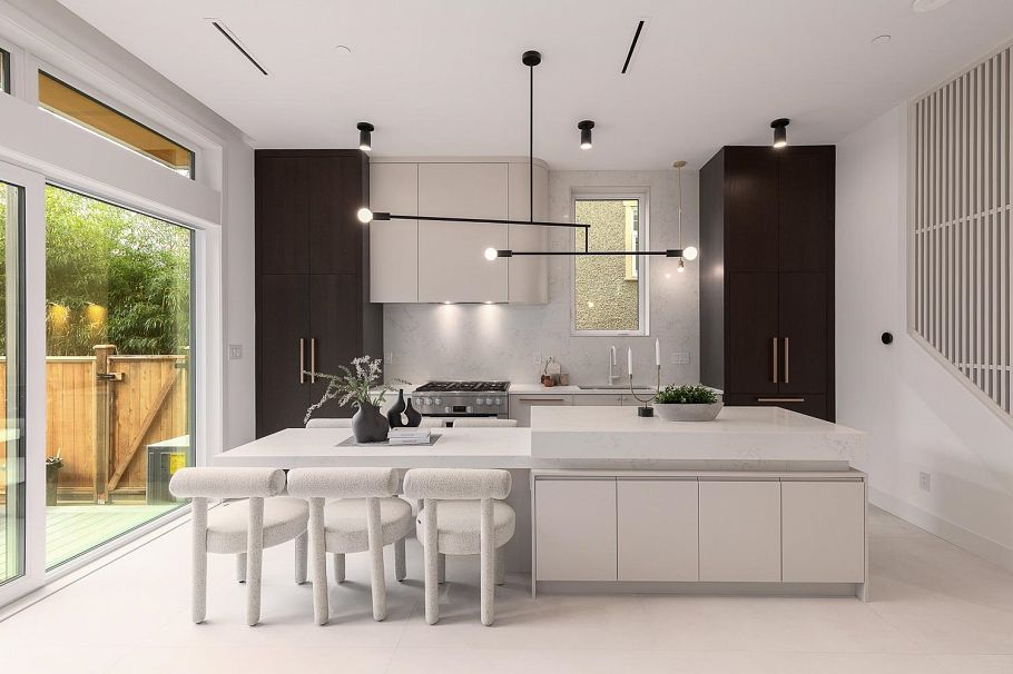 2 3617 W 12th Avenue Vancouver, BC - 5