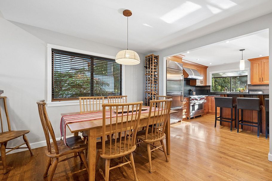 2857 Violet Street North Vancouver, BC - 9