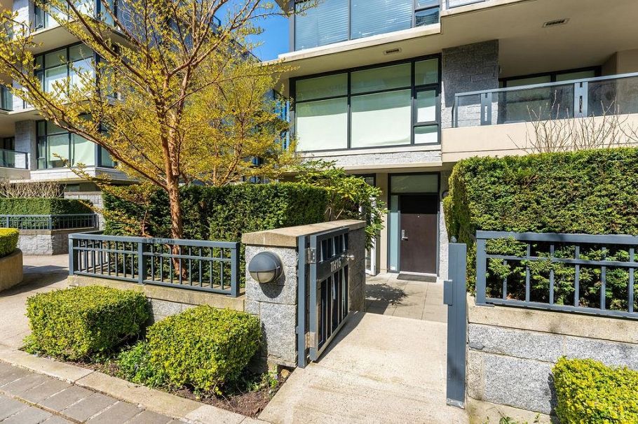 TH 16 6063 Iona Drive Vancouver, BC - 9