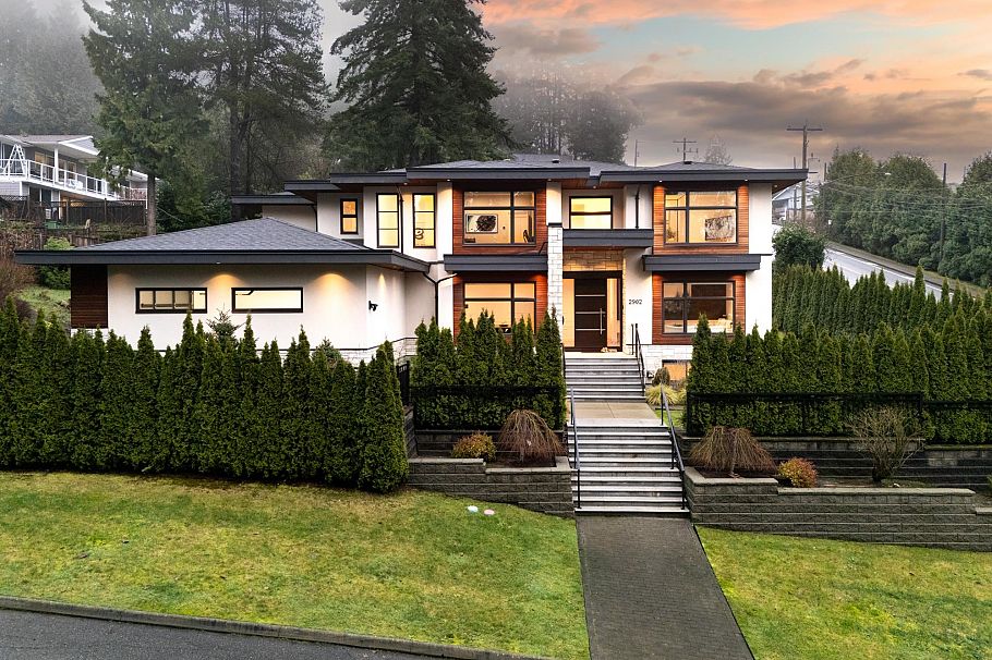 2902 St. Andrews Avenue North Vancouver, BC - 1