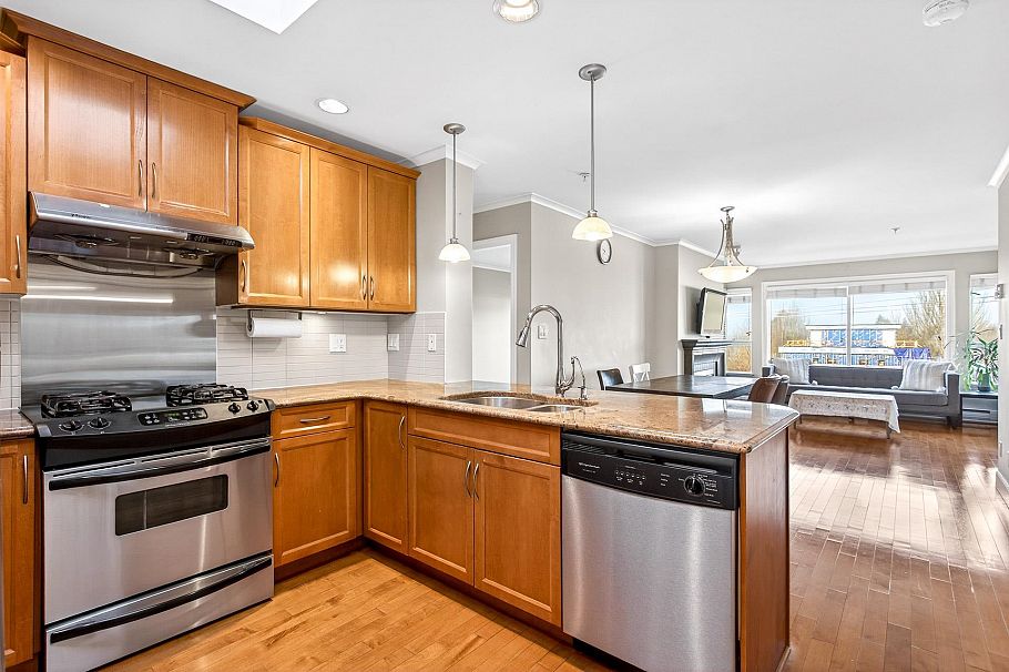 406 2103 W 45th Avenue Vancouver, BC - 3