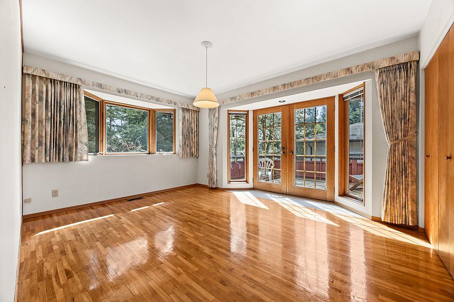 4589 Ramsay Road North Vancouver, BC - 25