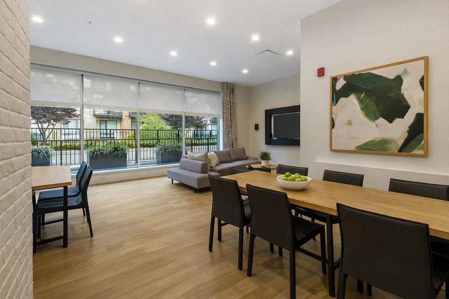 414 725 Marine Drive North Vancouver, BC - 14