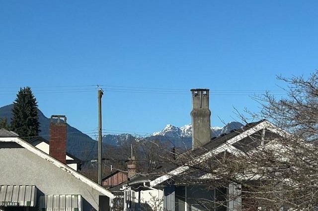 2636 Triumph Street Vancouver, BC - 26