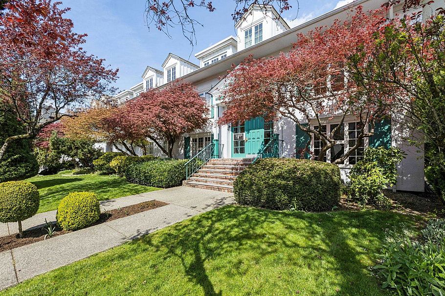 102 120 W 17th Street North Vancouver, BC - 1