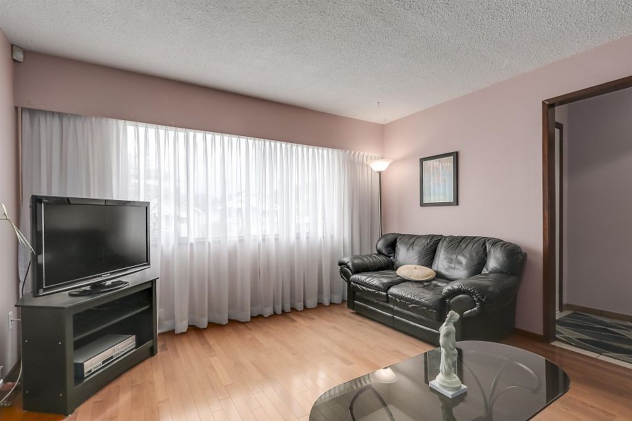 2636 Triumph Street Vancouver, BC - 4