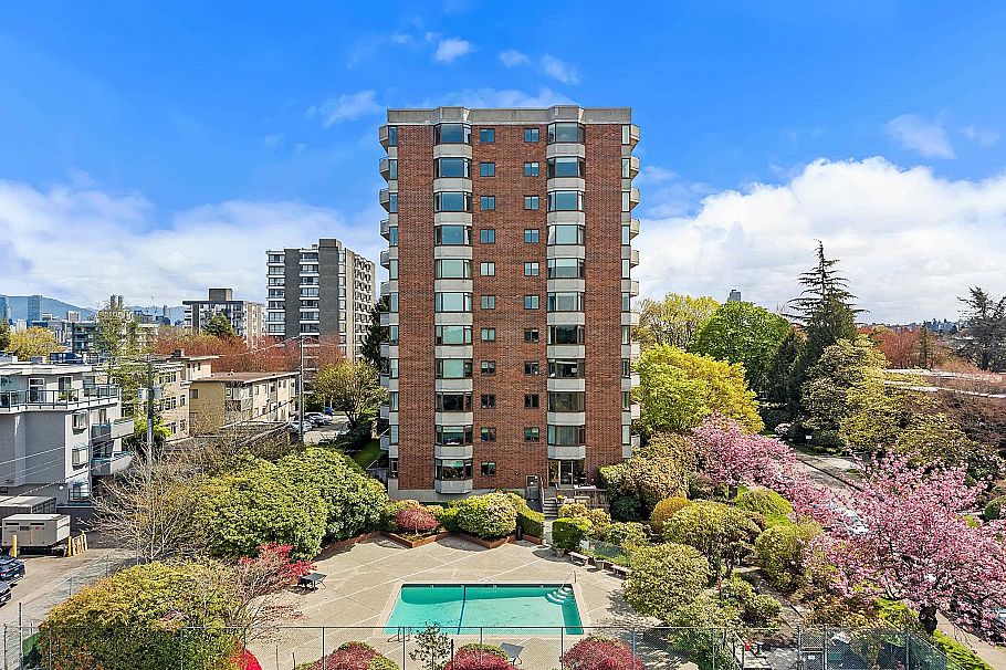 205 2445 W 3rd Avenue Vancouver, BC - 1