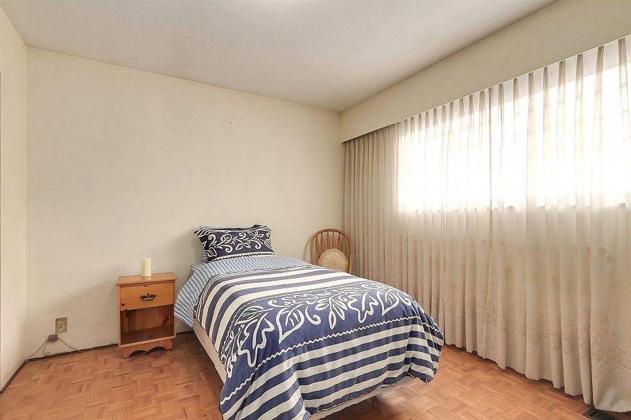 2636 Triumph Street Vancouver, BC - 17