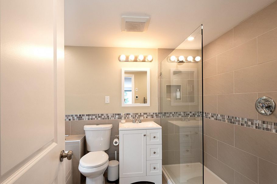 2873 Panorama Drive North Vancouver, BC - 36