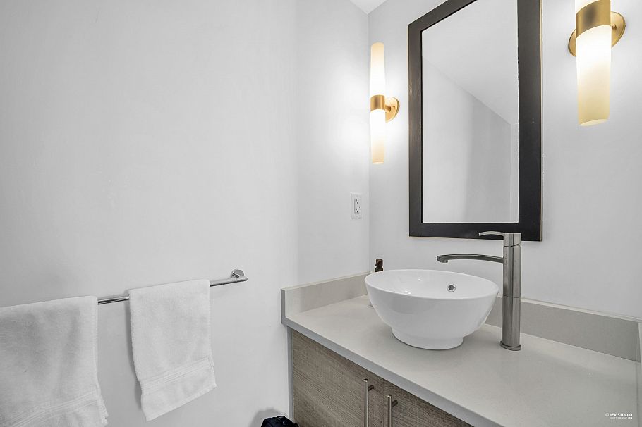 401 122 E 3rd Street North Vancouver, BC - 17