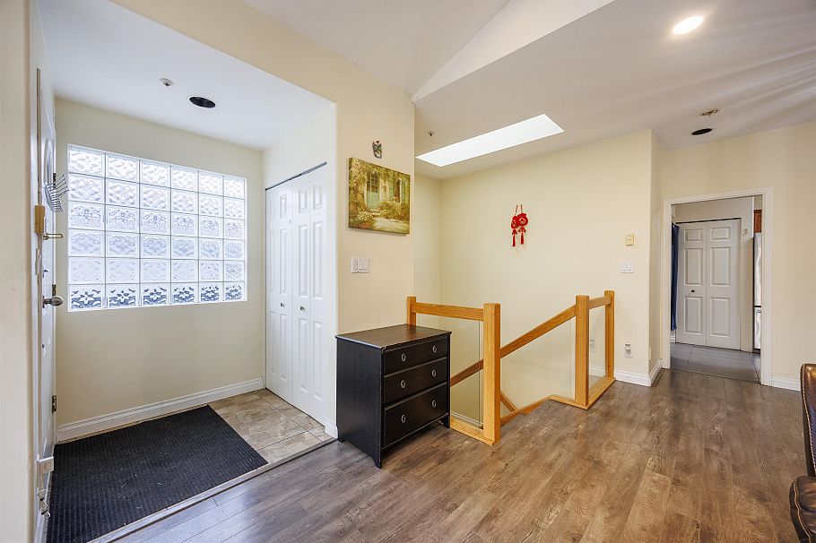 4774 Knight Street Vancouver, BC - 8