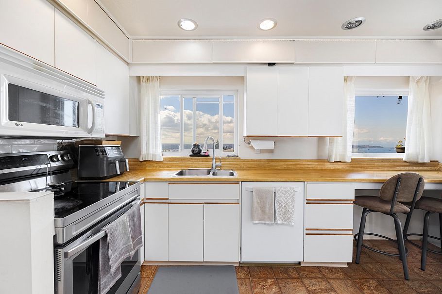 403 Newdale Court North Vancouver, BC - 13