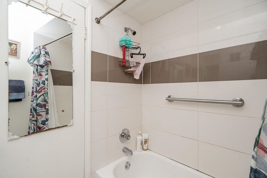 4712 Victoria Drive Vancouver, BC - 16