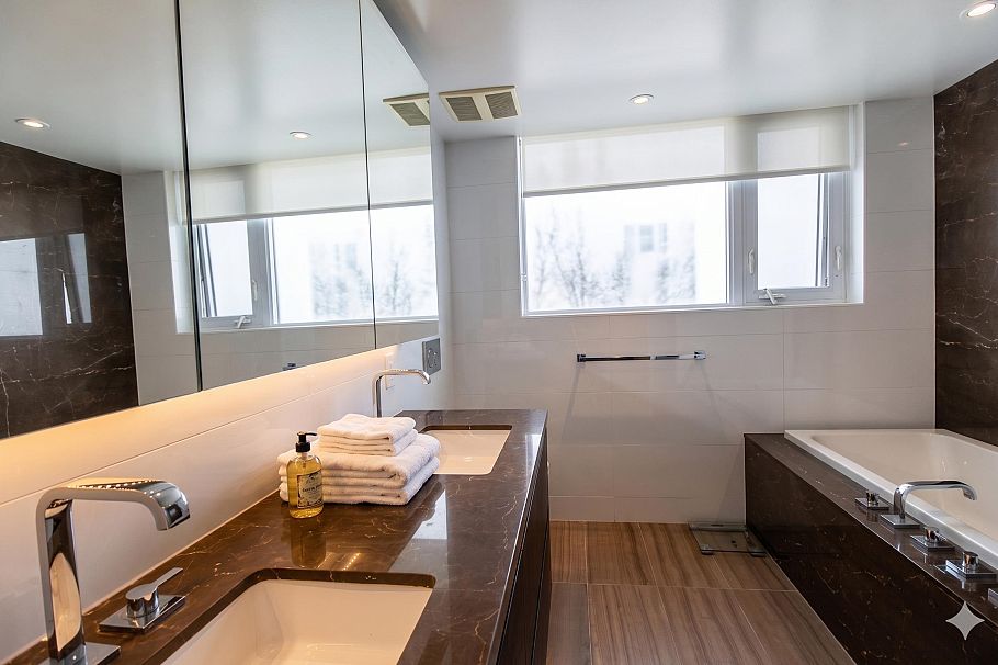 904 1561 W 57th Avenue Vancouver, BC - 13