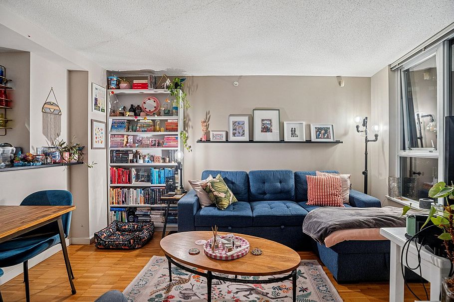 1901 33 Smithe Street Vancouver, BC - 2