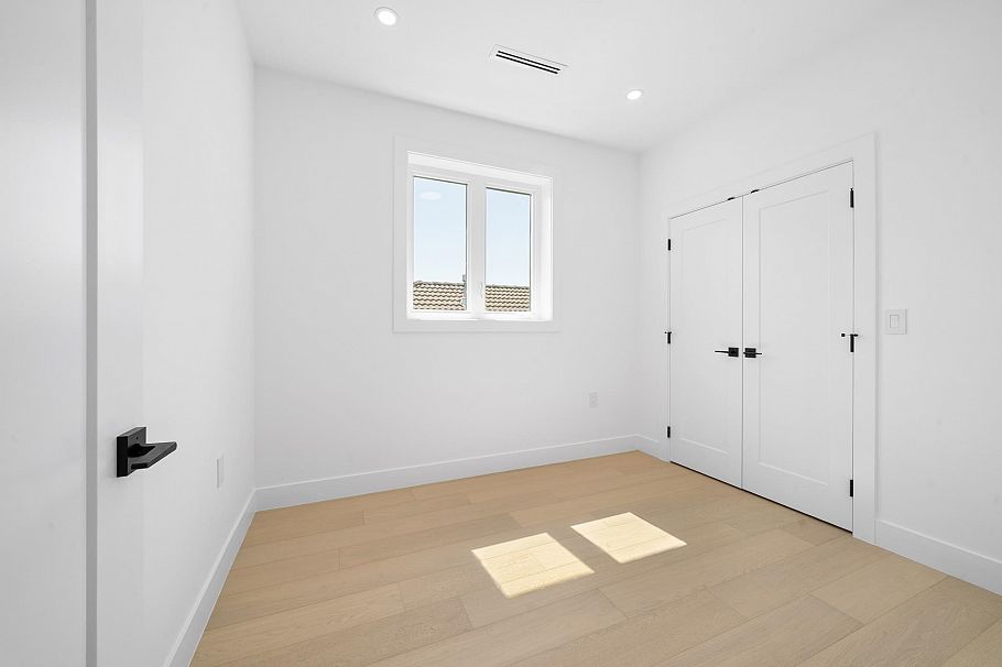 1 7361 Fraser Street Vancouver, BC - 18