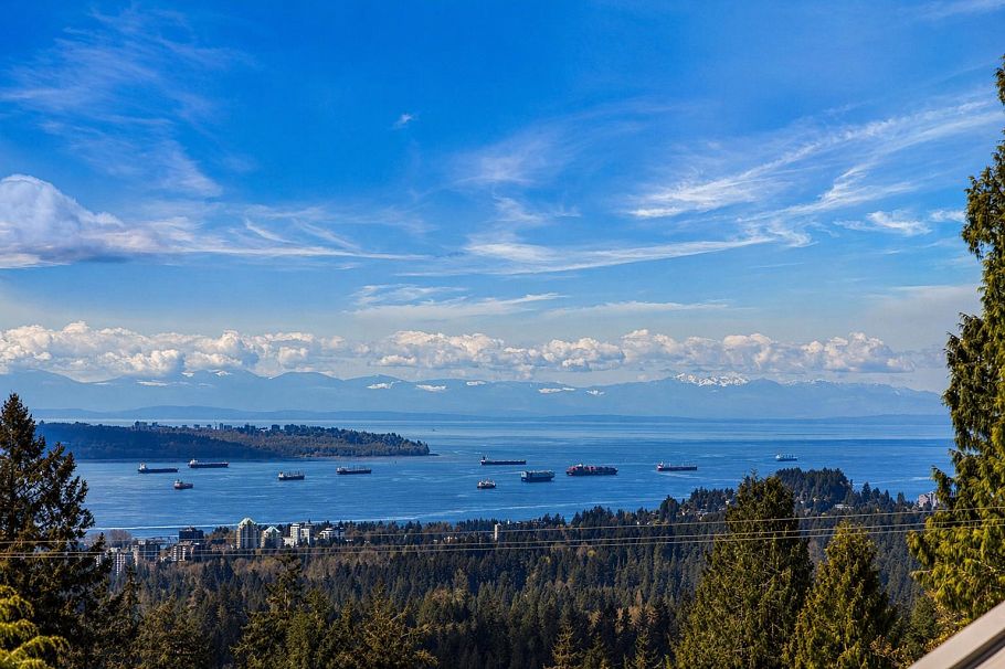 403 Newdale Court North Vancouver, BC - 24