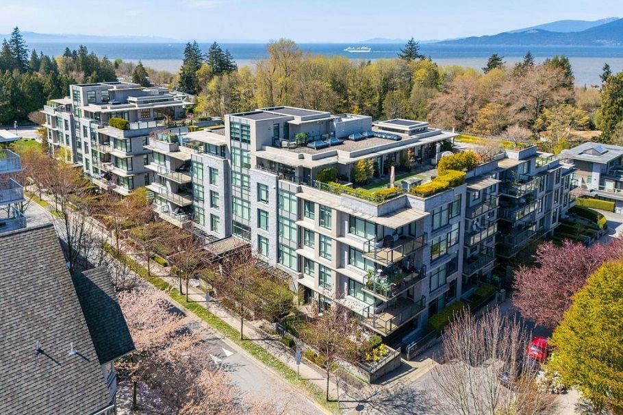 TH 16 6063 Iona Drive Vancouver, BC - 8