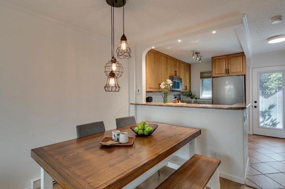 160 W 12th Street North Vancouver, BC - 9