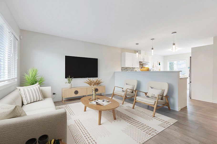 2052 E 41st Avenue Vancouver, BC - 3