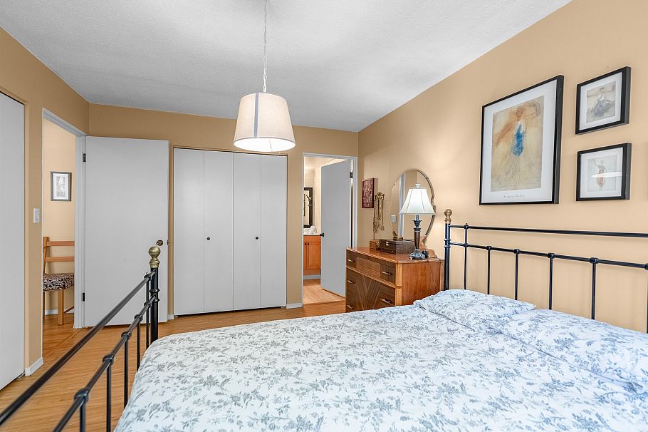 844 Westview Drive North Vancouver, BC - 16