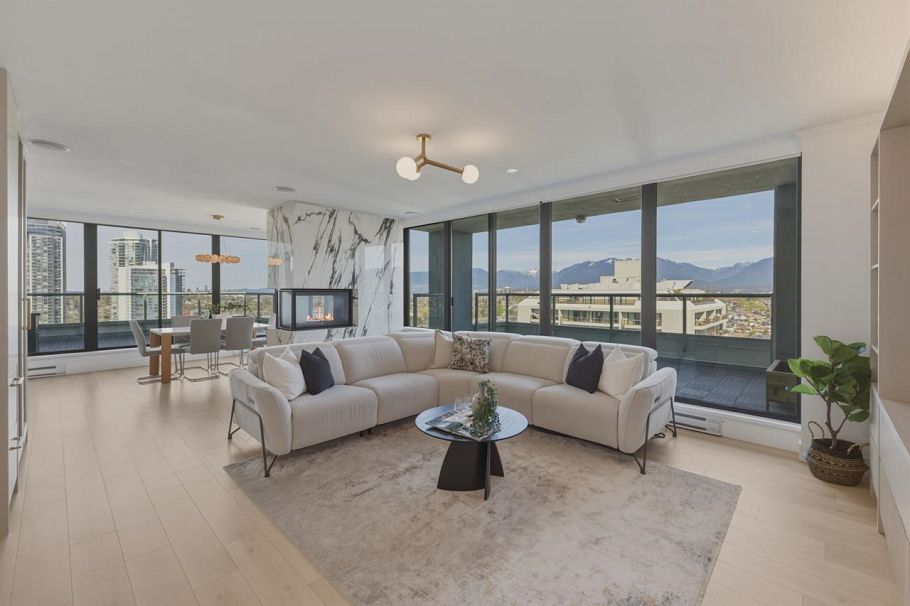 2503 4380 Halifax Street Burnaby, BC - 2