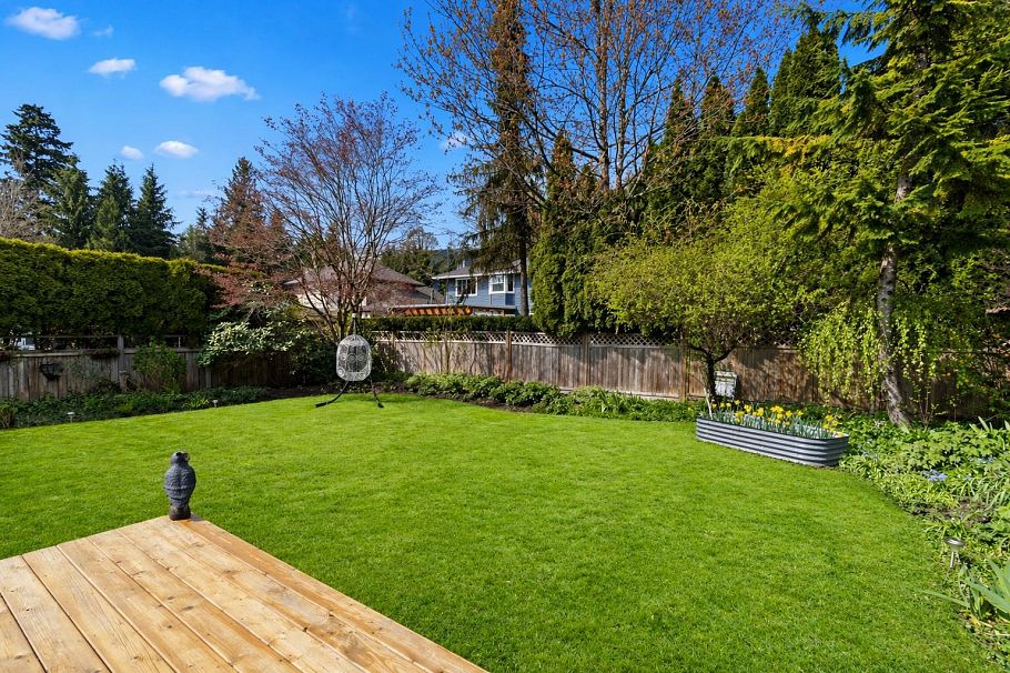 1618 Draycott Road North Vancouver, BC - 37