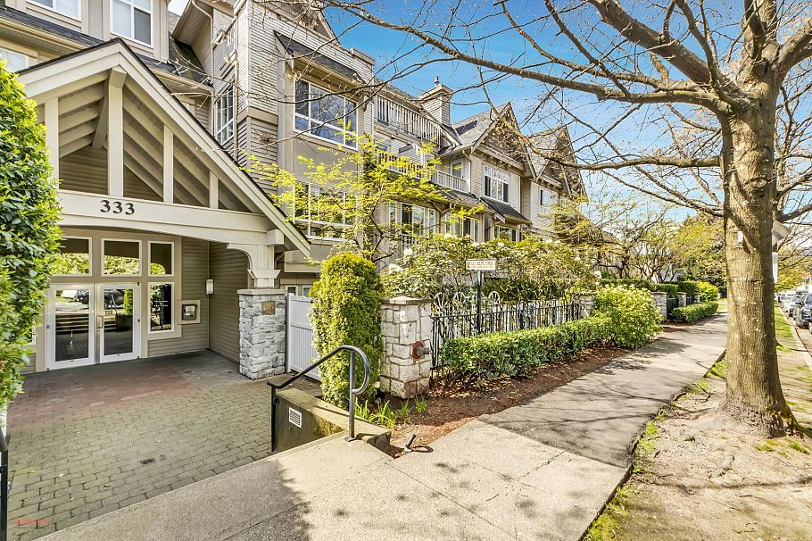 208 333 E 1st Street North Vancouver, BC - 1