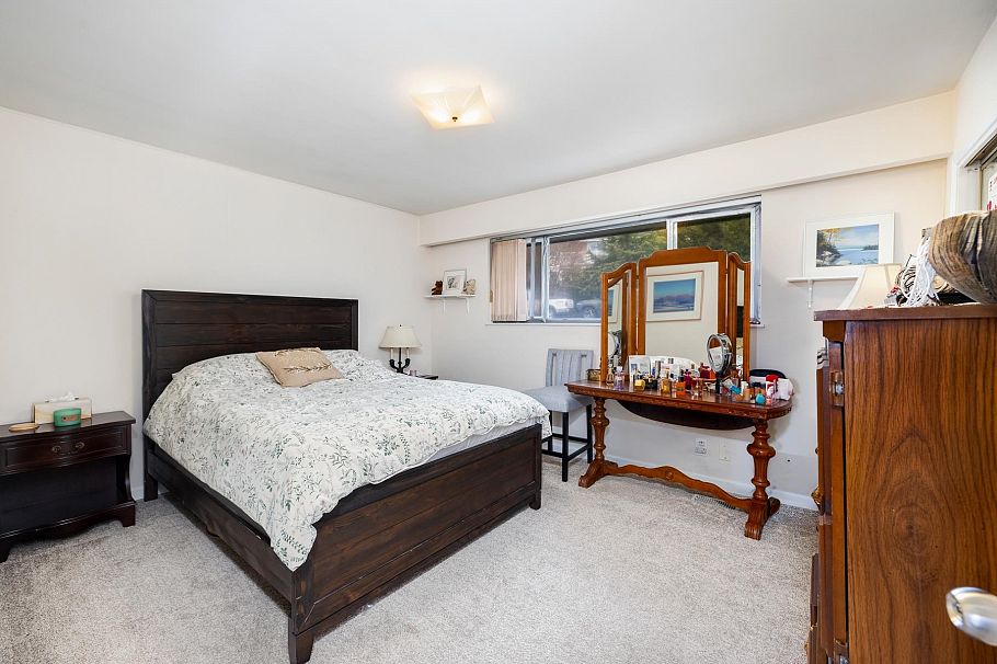 403 Newdale Court North Vancouver, BC - 16