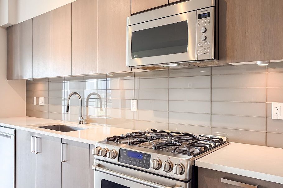 307 10033 River Drive Richmond, BC - 9