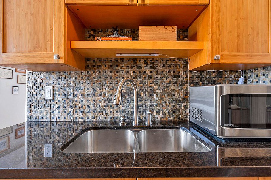 207 2080 Maple Street Vancouver, BC - 5