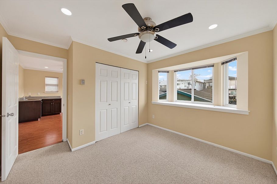 3076 E 27th Avenue Vancouver, BC - 10