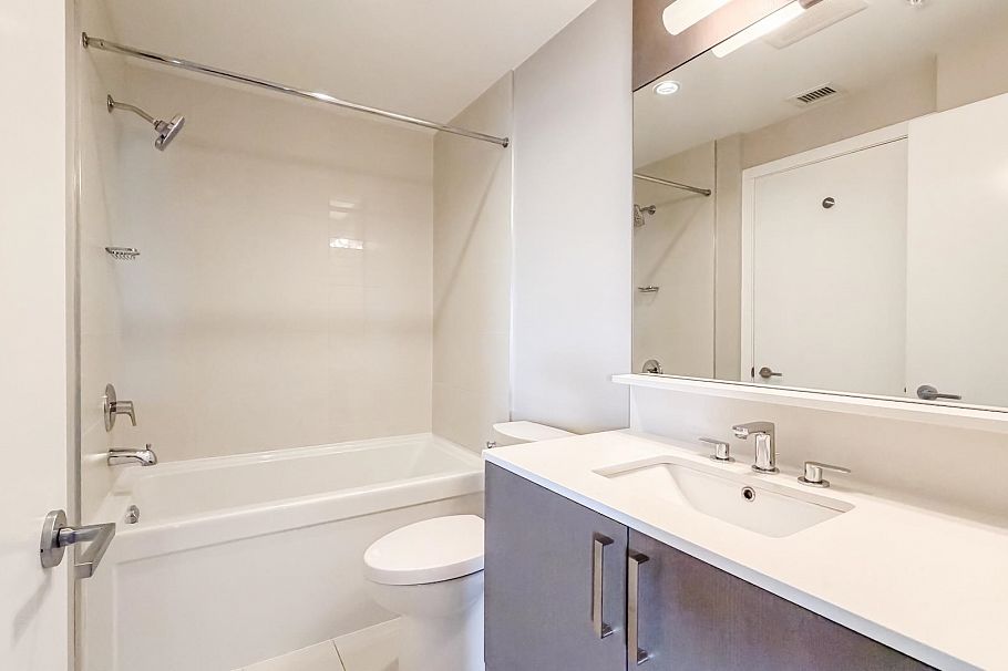 307 10033 River Drive Richmond, BC - 10