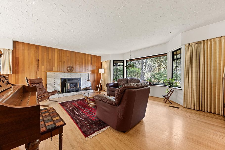 4589 Ramsay Road North Vancouver, BC - 21