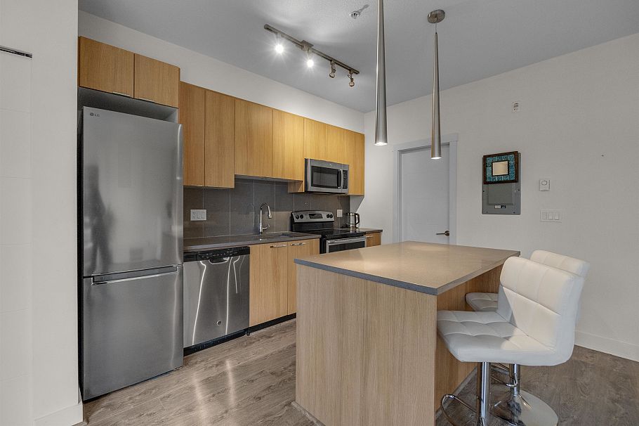 103 735 W 15th Street North Vancouver, BC - 8