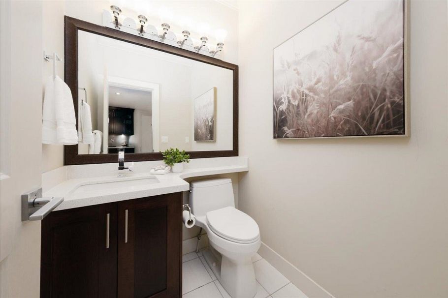 640 W 15th Street North Vancouver, BC - 11