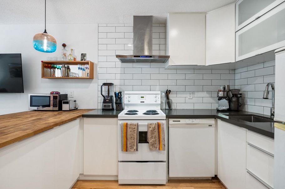 109 36 E 14th Avenue Vancouver, BC - 6